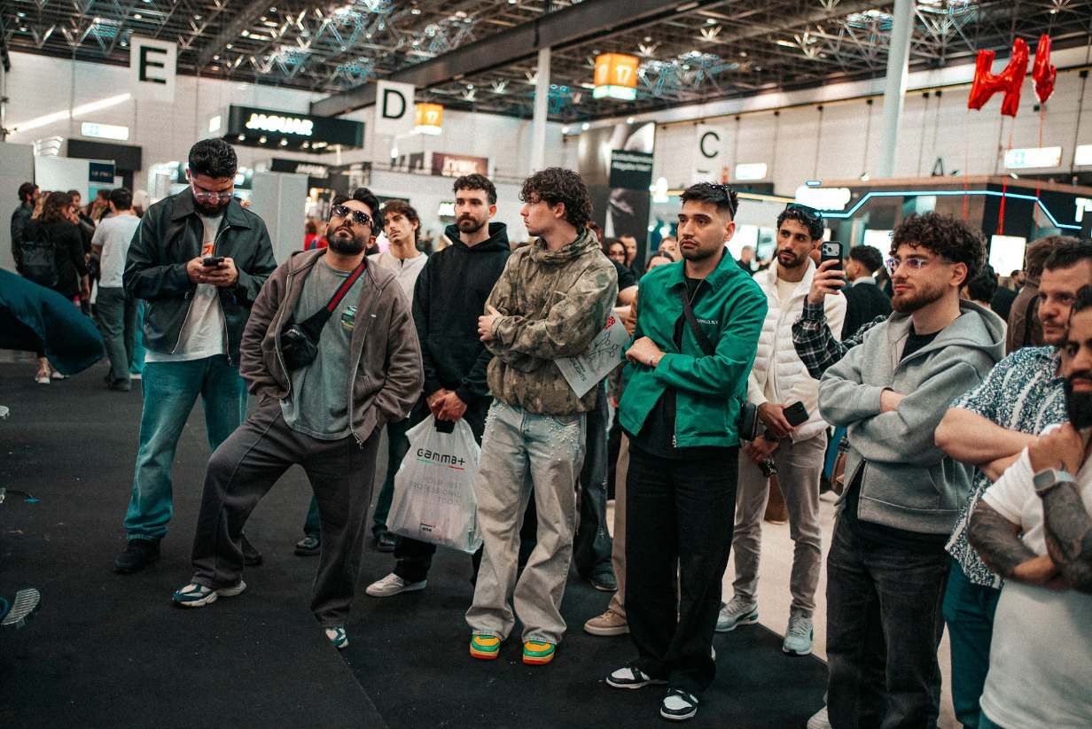 Publikum am Battle-Stand